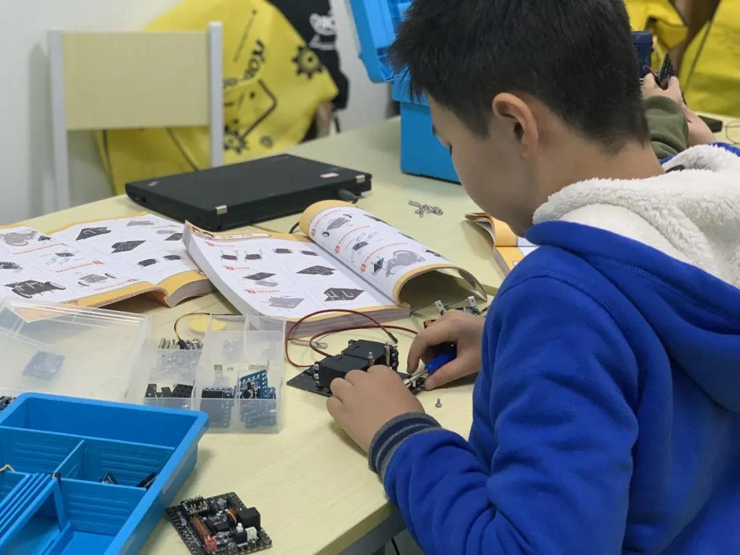 北京三元桥乐高机器人培训班