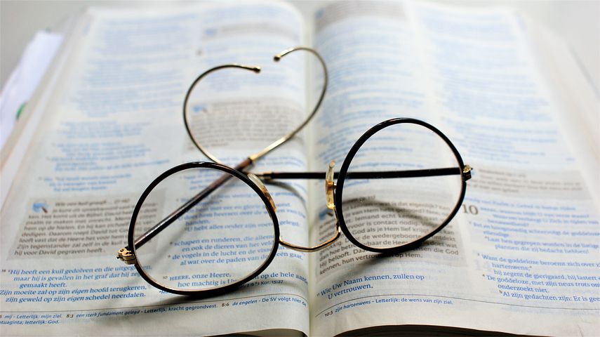 自考中专升大专几年？有助学项目吗？1