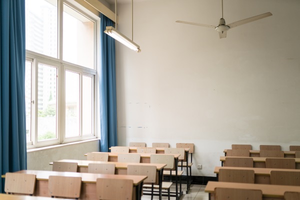 女孩子初中毕业学什么专业好 未来比较好就业专业