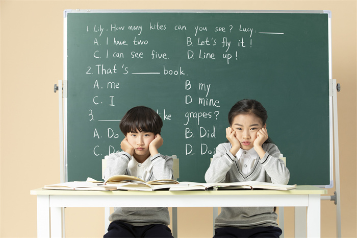 雅思考试报名费 雅思考试报名时间