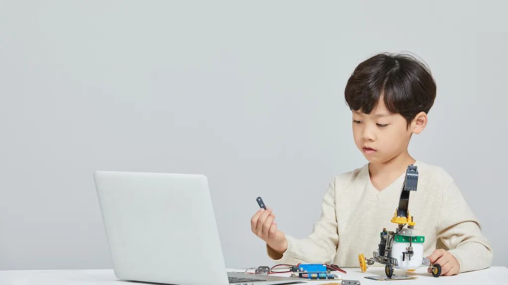 2022年重庆什么样的孩子学编程参加信息学奥赛比较有优势些