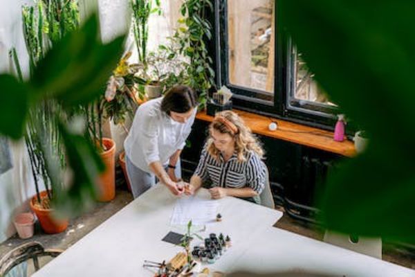 26岁学彩妆晚吗？26岁学化妆晚了些吧？