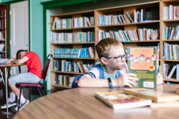 学化妆该如何进入这个行业？几大途径分享给你！