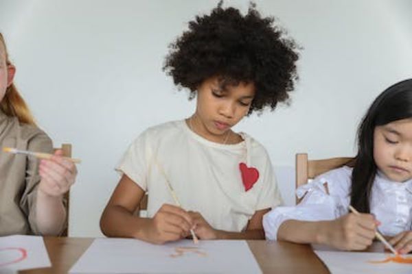 学习彩妆怎么样？前途怎么样？