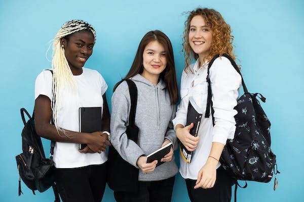 想要转行,参加化妆培训是一条好的出路吗? 想要转行,参加化妆培训是一条好的出路吗?