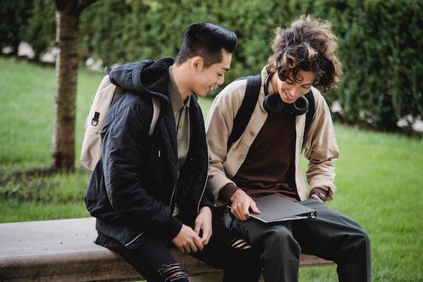 没有基础能当化妆师吗? 在哪里可以学化妆和打造发型? 没有基础能当化妆师吗? 在哪里可以学化妆和打造发型?